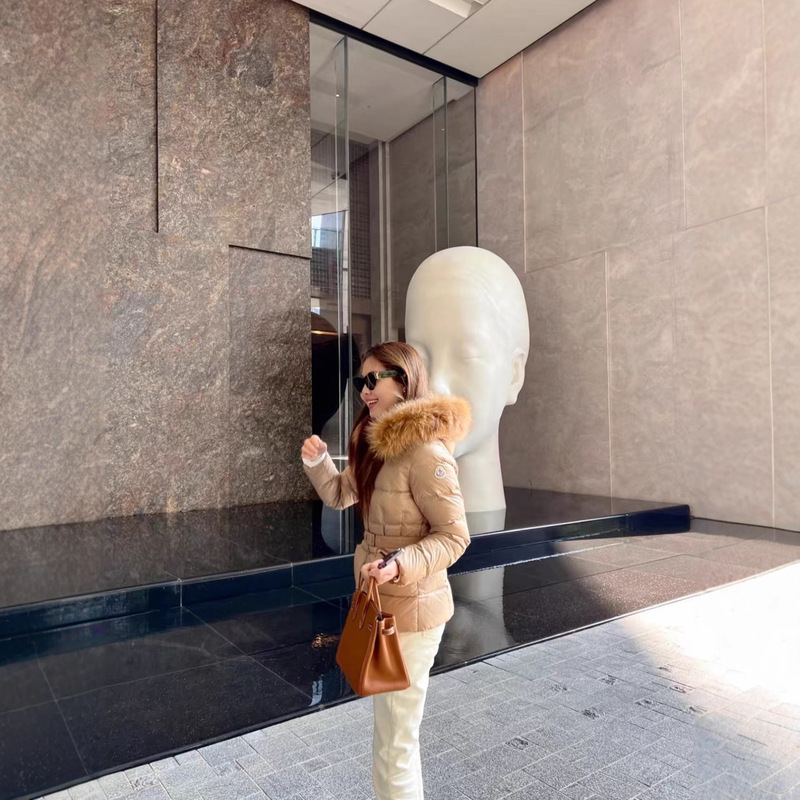 High Version ~ Monke Large Fur Collar down Jacket Slim Waist m Brand 2025 New Slim Versatile Winter Coat for Women