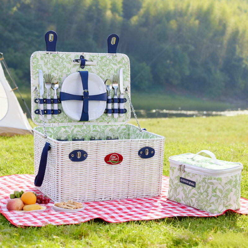 Cestas de picnic para cuatro personas con paquetes de hielo