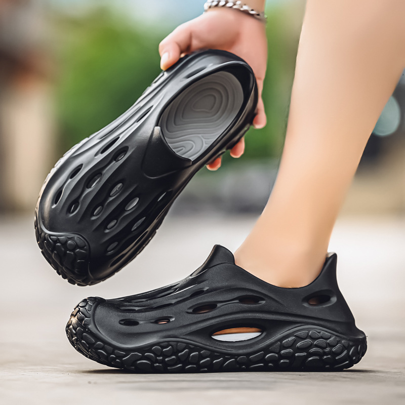 Zapatos con agujeros para hombres de verano nuevo estilo, sentido de la mierda, uso al aire libre, conducción, deportes, playa antideslizante, sandalias y zapatillas