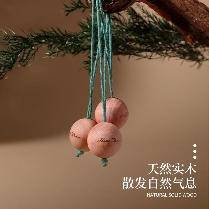 Natural Cedar Ball Diffuser Wood for Home and Car Use, Insect-Proof, Moth-Proof, Moisture-Proof, Can Be Hung in a Wardrobe or Closet