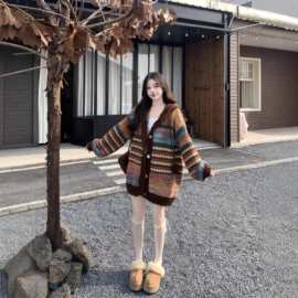 大码复古撞色条纹连帽毛衣外套女装秋冬胖MM遮肉显针织开衫上衣