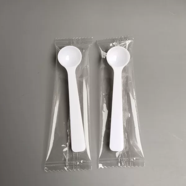 Manufacturer's Spot 1g Plastic Spoon Small Spoon pp Plastic Measuring Spoon 1g Plastic Measuring Spoon Individually Packaged