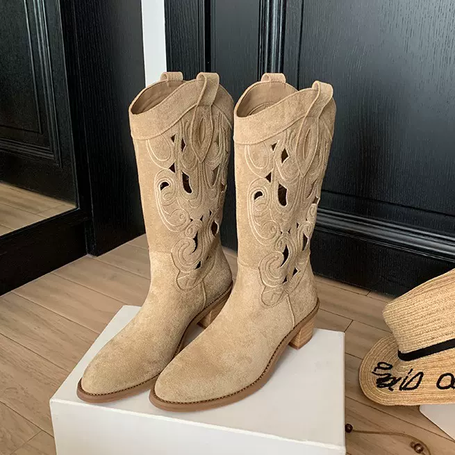 刺绣镂空西部牛仔靴女新款秋季新款尖头V口中筒靴粗跟骑士靴女