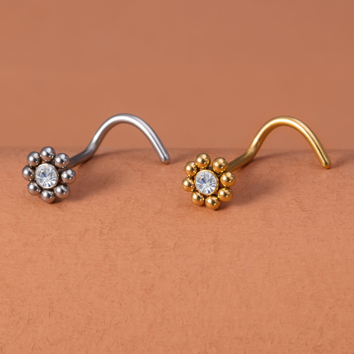 Piercing nez tournesol bicolore en acier inoxydable_voghion.com