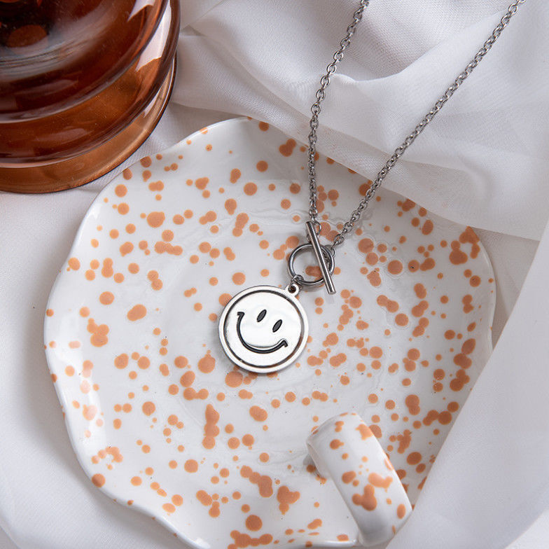 Zhibei main picture_3 Guochao net red men and women with the same style rotating smiley face necklace ins hip-hop street couples