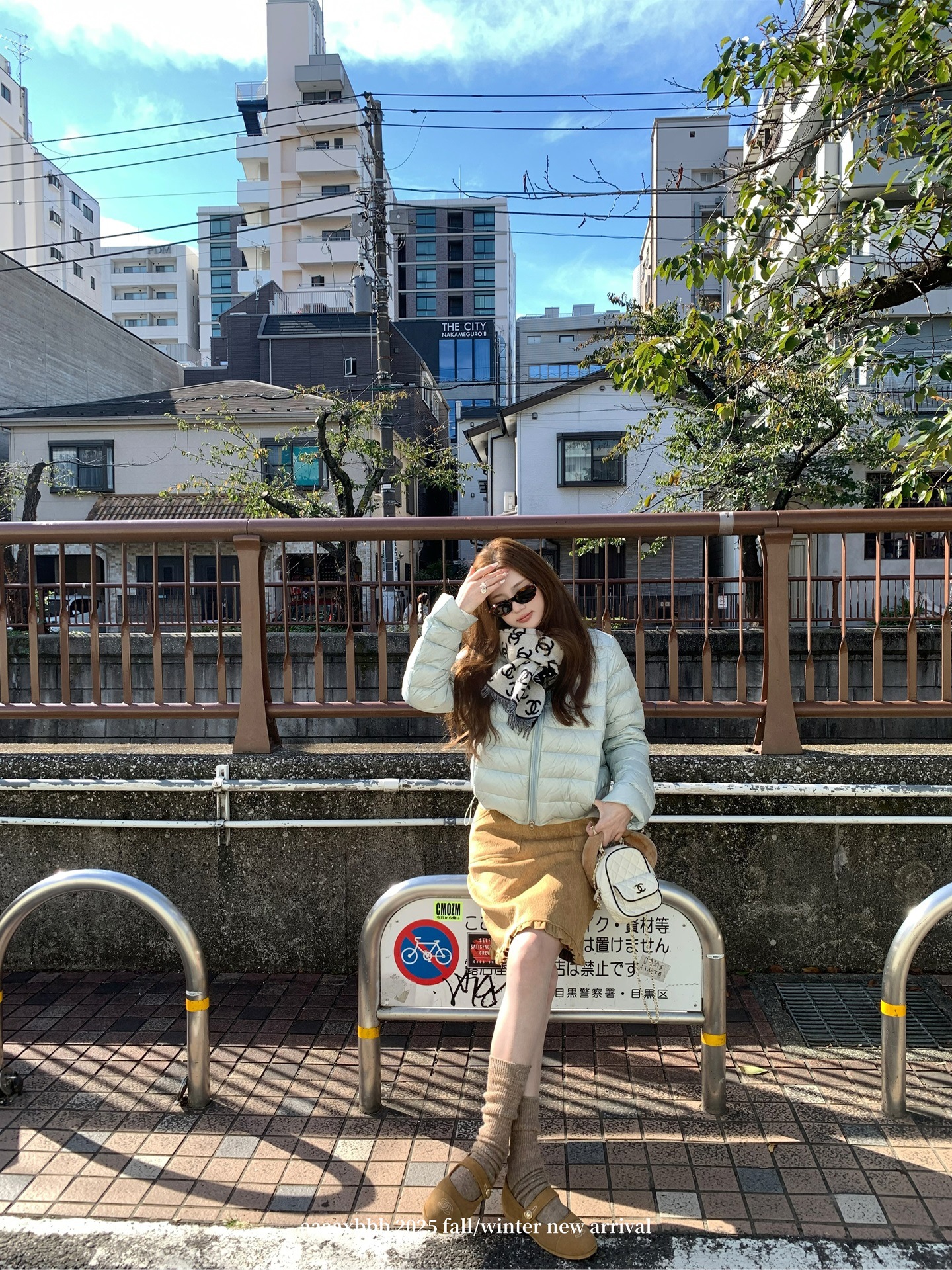 라이트 그린 슬리브 쇼트 다운 재킷