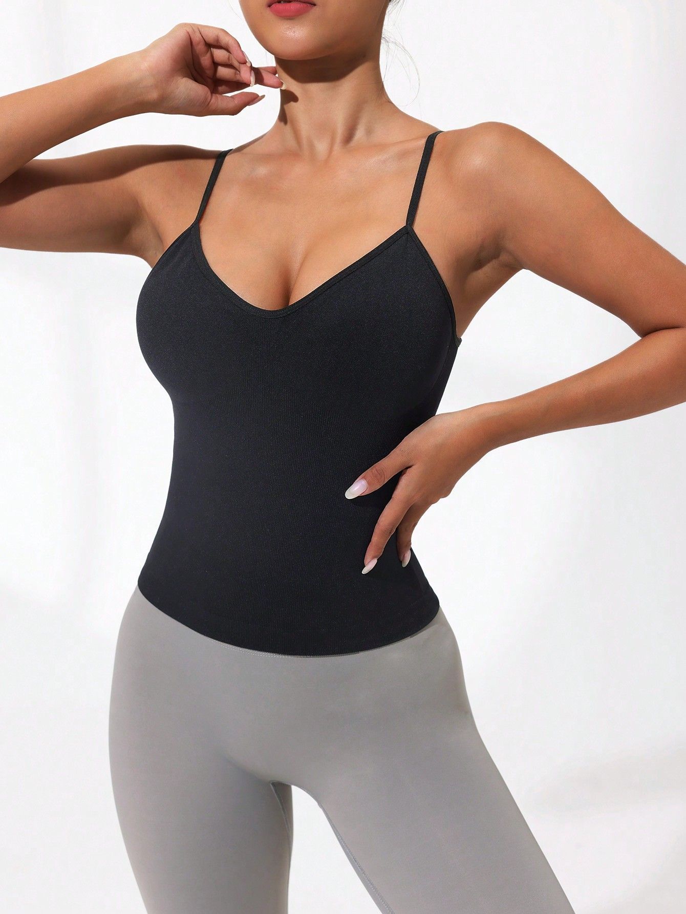 Chaleco de sujetador de yoga deportivo de alta elasticidad sin costuras, almohadilla para el pecho desmontable de una pieza, correa para el hombro ajustable, interior corto