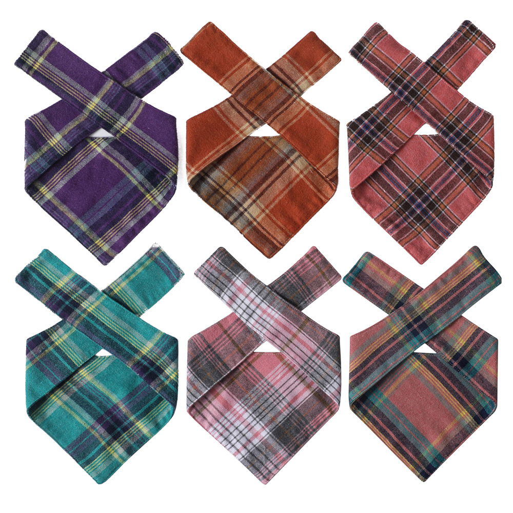 Fabricante en stock nuevo poliéster algodón perro bufanda saliva toalla doble capa ocio triángulo toalla accesorios para mascotas perro toalla al por mayor