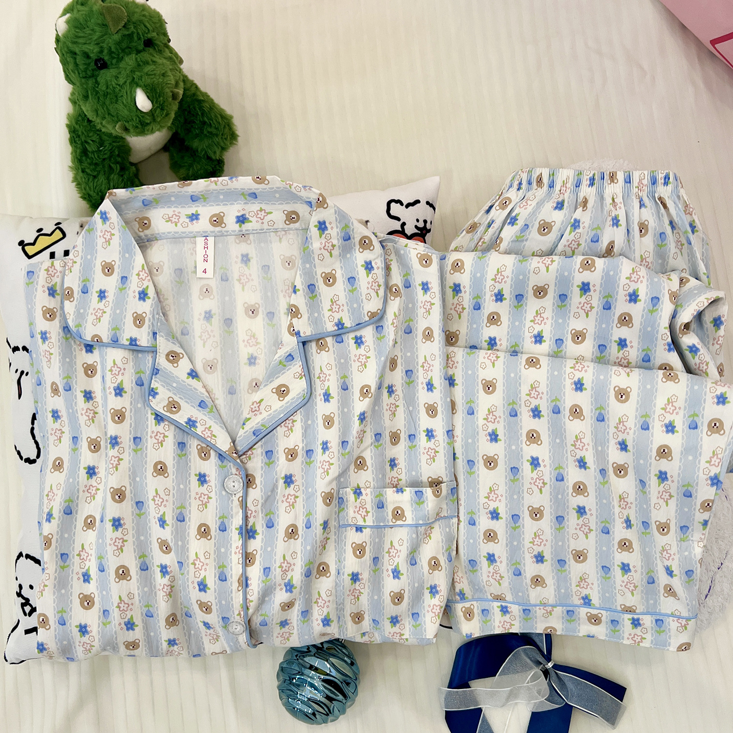 Pijamas de algodón de nube al por mayor transfronterizo, pantalones de manga larga para mujer, solapa, otoño nuevo estilo, linda rebeca, dulce servicio a domicilio, gato kt