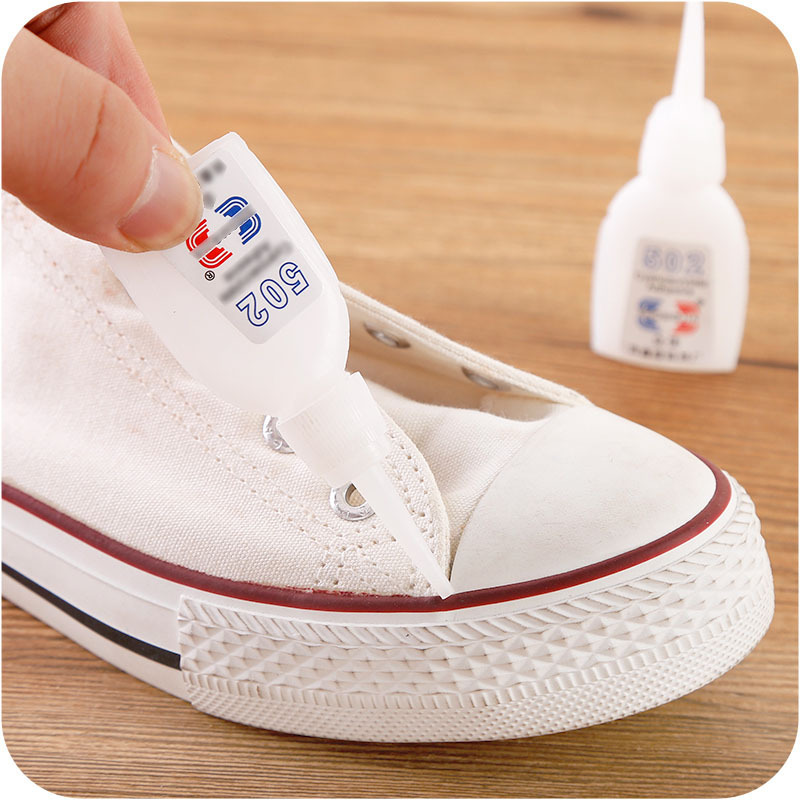 Strong glue 502 can bond metal, wood, ceramics, water pipes, plastics, shoe repairs, tire repairs, oily welding agent