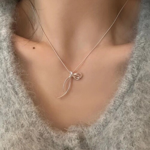 New Style Silver Ribbon Striped Bow Necklace Women's Ins Niche Design Gentle French Style Clavicle Chain