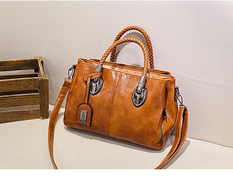 European and American retro women's bag trend, new cross-border hand-held shoulder crossbody bag made of oil wax leather for export, one piece, global consignment undefined