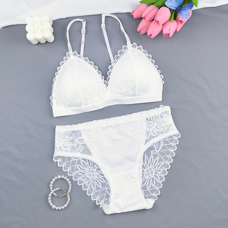 Conjunto de sujetador de copa triangular transfronteriza sin anillo de acero de hebilla de una sola fila de cinturón para limpiar el pecho de encaje sexy envuelto en el pecho de la mujer