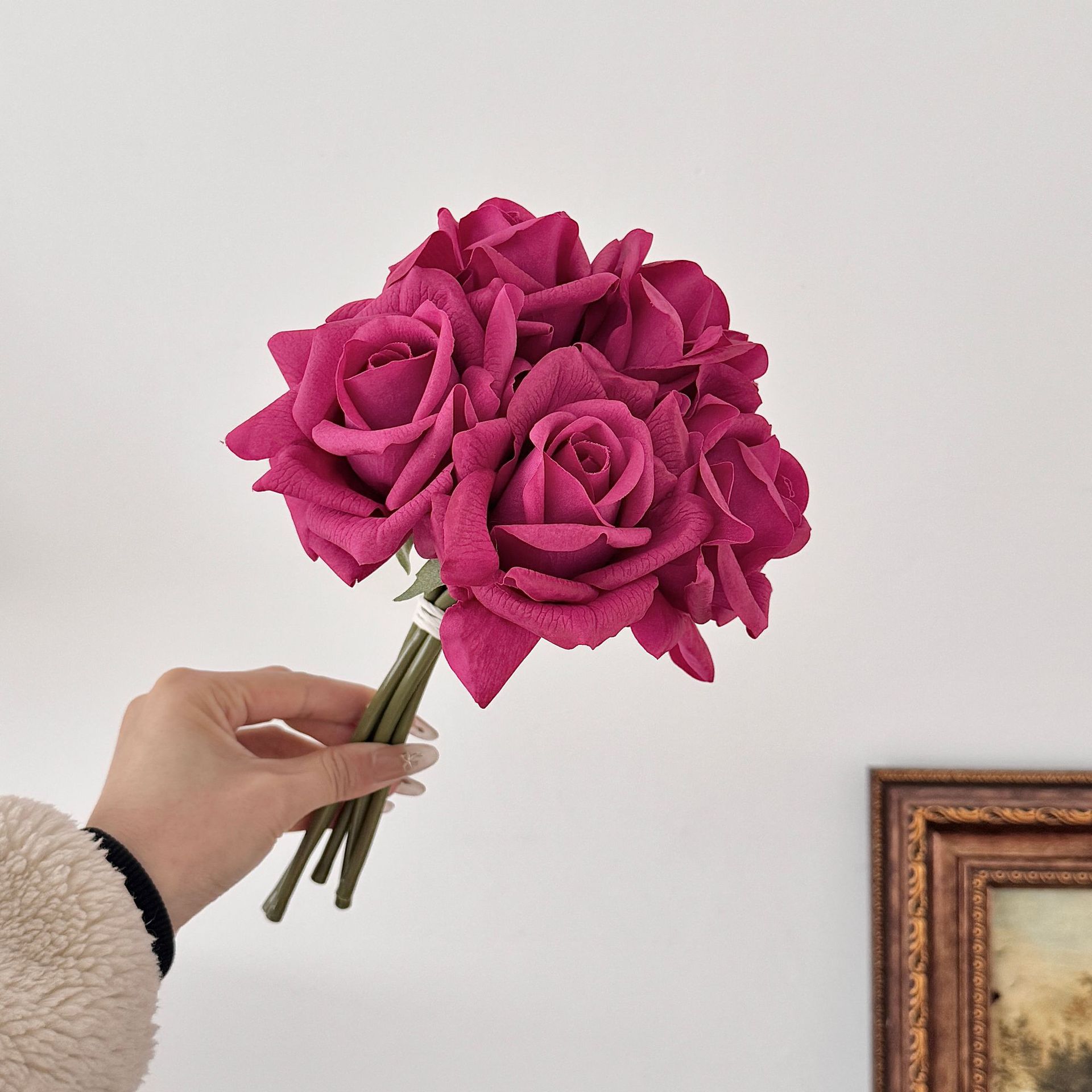 Ramo de rosas hidratante de alta calidad, flores artificiales, flores falsas, accesorios para fotografía, arreglo floral de mano, decoración del hogar.