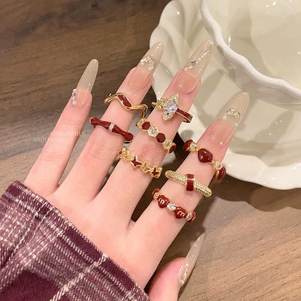 "Post-Drinking" French-Style Gentle Ancola Ring for Women, Small and Delicate Butterfly and Heart Decoration, Exquisite and Versatile Ring