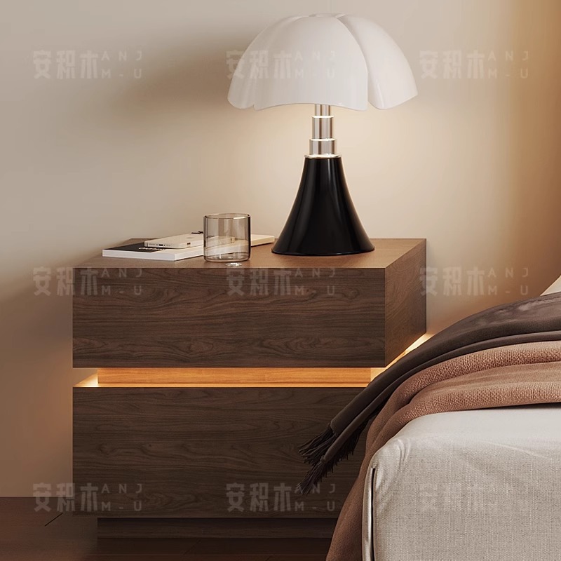 Una mesa de noche de apoyo