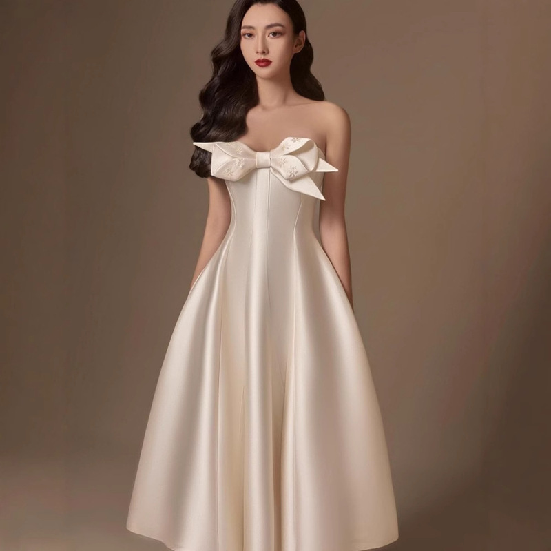 Socialite Strapless Sexy Dress Vietnamese Designer Stereo Bow Sling Satin Elegant dress 1973 Socialite Strapless Sexy Dress Vietnamese Designer Stereo Bow Sling Satin Elegant dress 1973