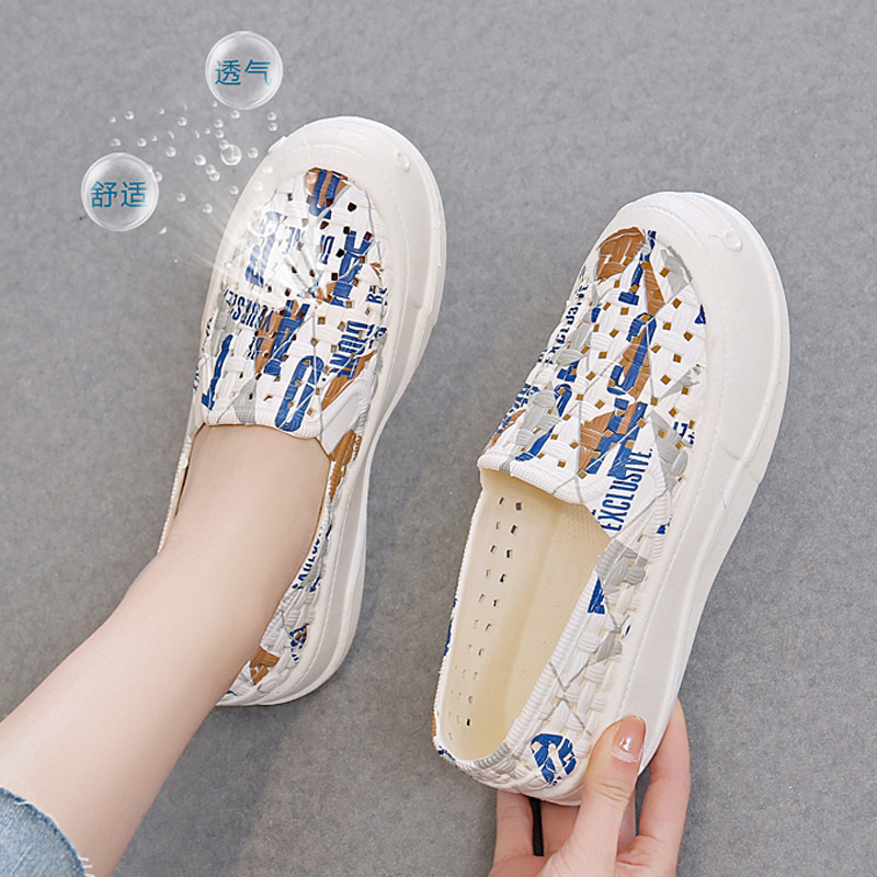 Cave Shoes Women's Summer Shoes Sandals with Feeling of Stomping Shoes Cute Western-style Soft-soled Mesh Breathable Waterproof Beach Shoes for Foreign Trade