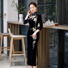 刺绣蓝色丝绒国风新中式秋季长袖改良旗袍女高级感复古走秀款春秋