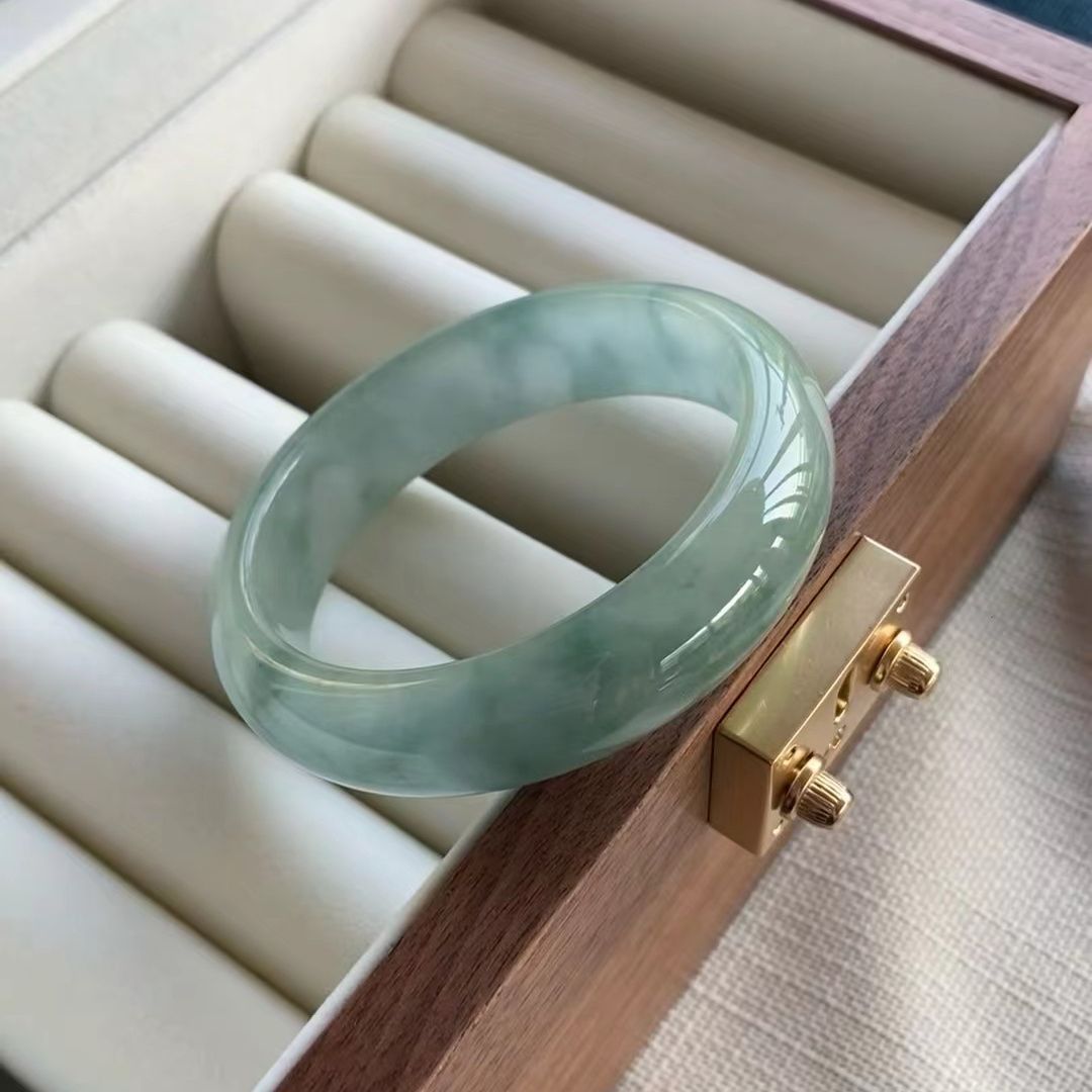 Vòng tay ngọc bích tự nhiên Myanmar cấp 5A, phong thủy dưỡng sinh, đường kính trong 52–64 mm