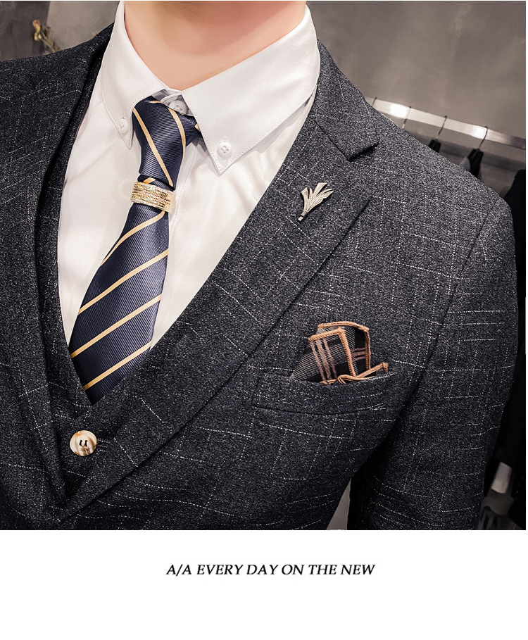 Herrenbekleidung Slim Fit dunkler Muster Herrenanzug mit zwei Knöpfen dreiteiliger Anzug Frühlings- und Herbststil Gentleman Herrenanzug Weste Hose_voghion.com
