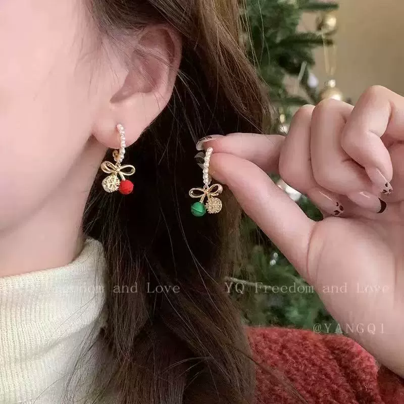 Asymmetrical Earrings, European Style for Elderly, Christmas Motifs, Lightweight 10 cm