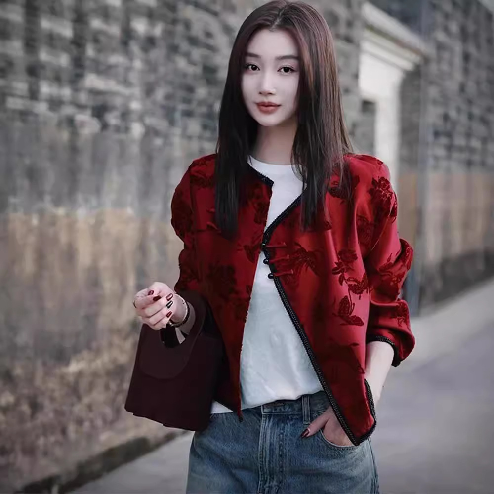 2025年秋季小个子短款上衣新中式穿搭国风红色盘扣唐装外套女微厚