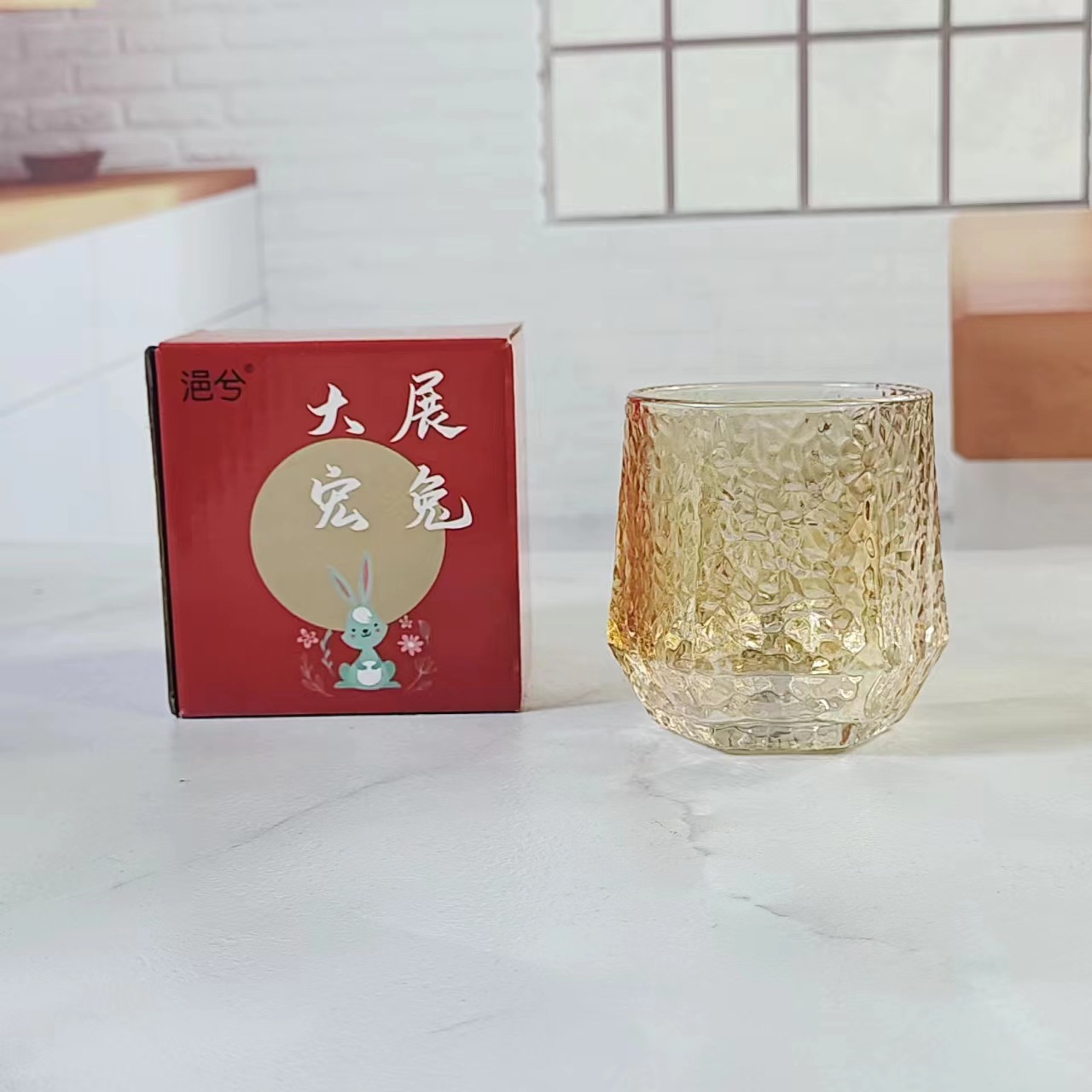 Vidrio de diamante creativo taza hexagonal resistente a altas temperaturas Barra del hogar taza de jugo personalizado vidrio de vino extranjero logotipo impreso pequeño regalo