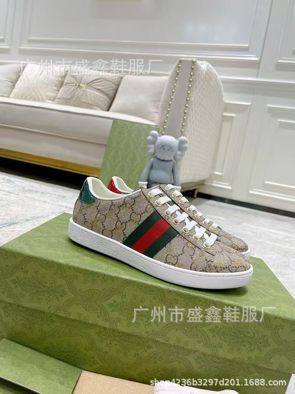 Gucci Ace Low GG Supreme Bee