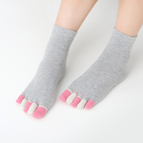 Factory direct sales women's colorful cotton split-toe socks for spring and autumn colorful toe five-toe socks sweat-absorbent short-tube mid-tube Korean style five-toe socks