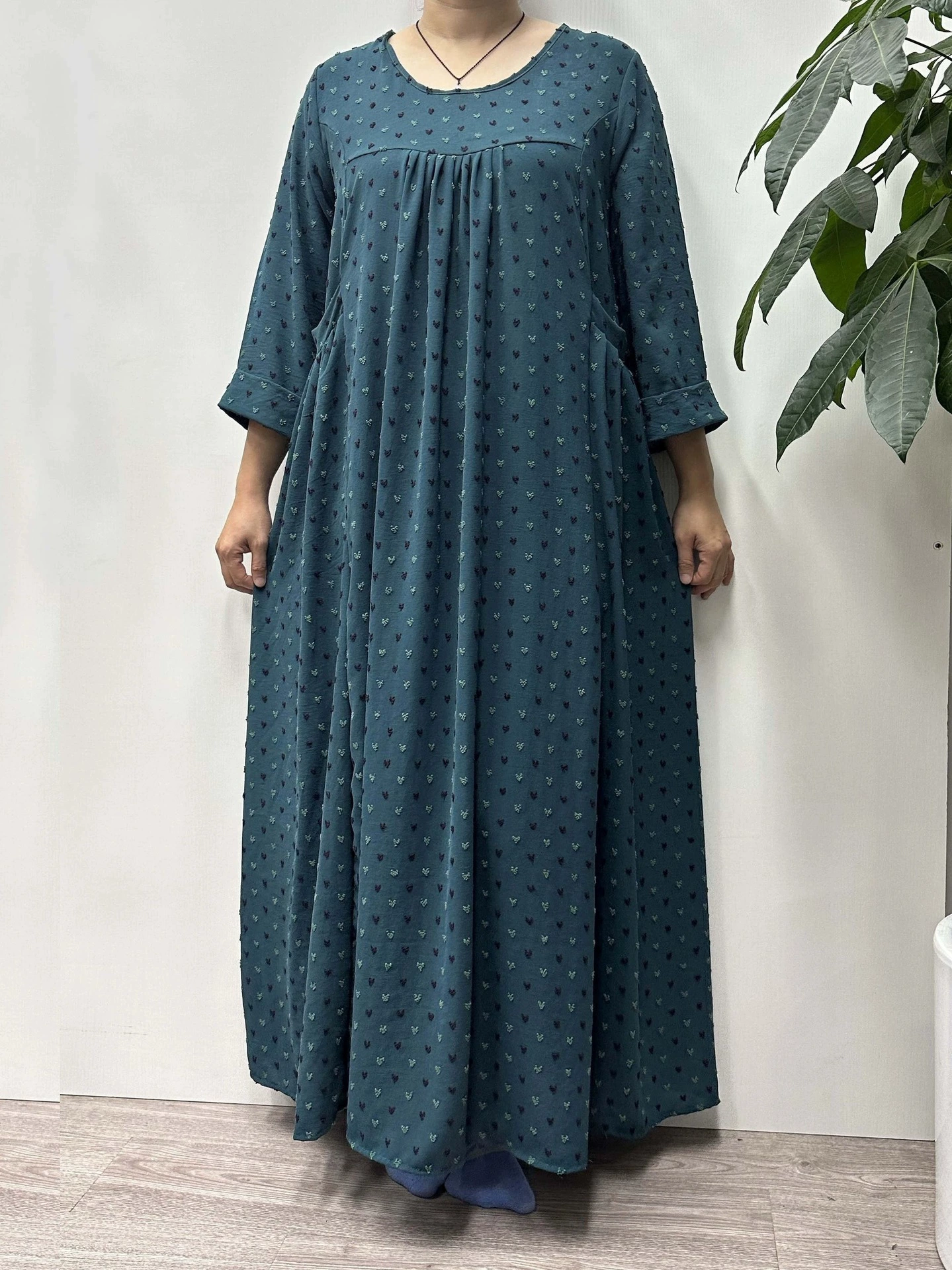 Fashionable dress with pockets