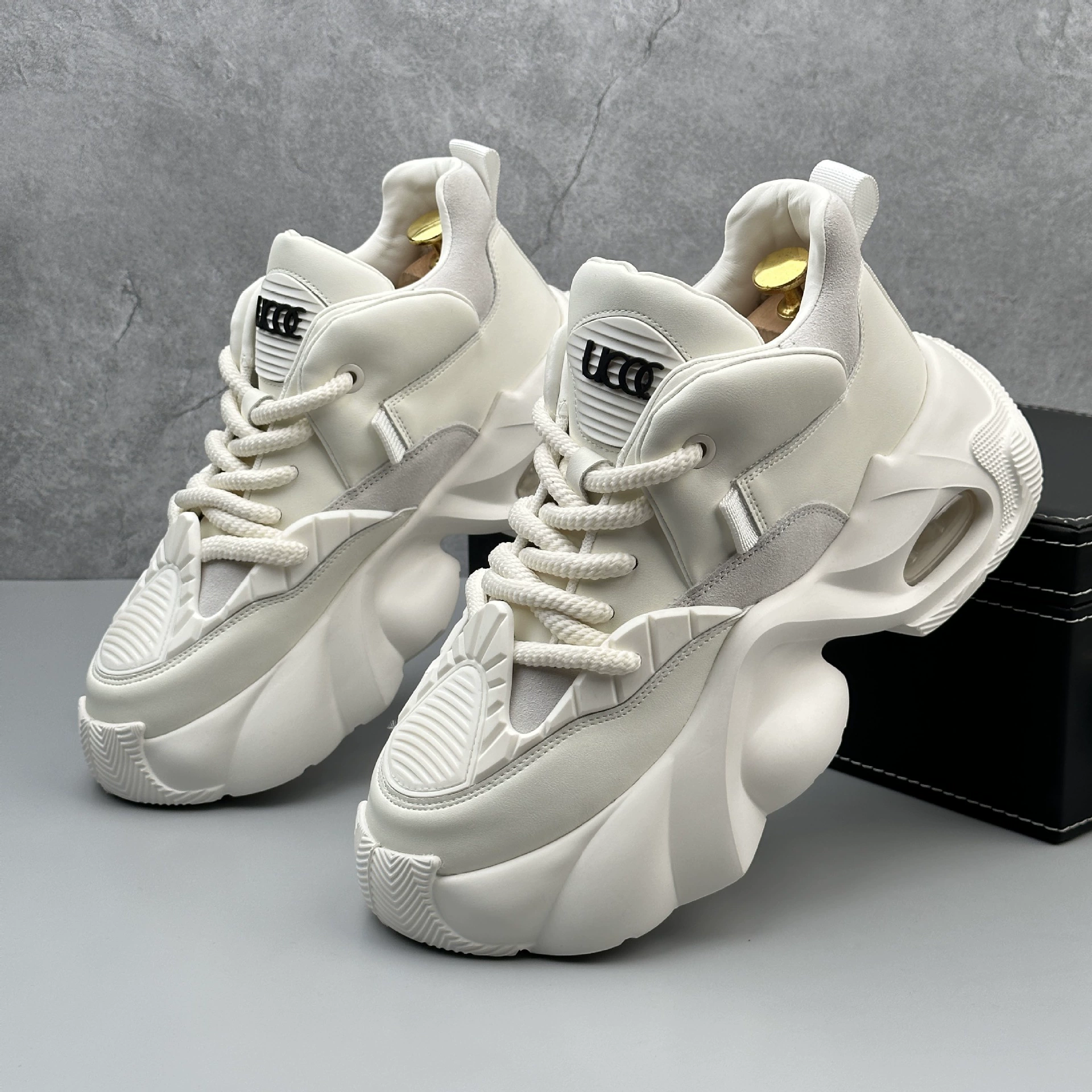 Популярная мужская обувь больших размеров, новинка 2024 года, модные кроссовки для папы, модная универсальная повседневная обувь на толстой подошве