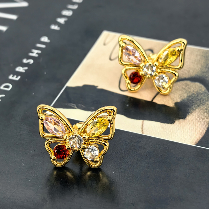 1 Pair Simple Style Butterfly Copper Ear Studs display picture 4