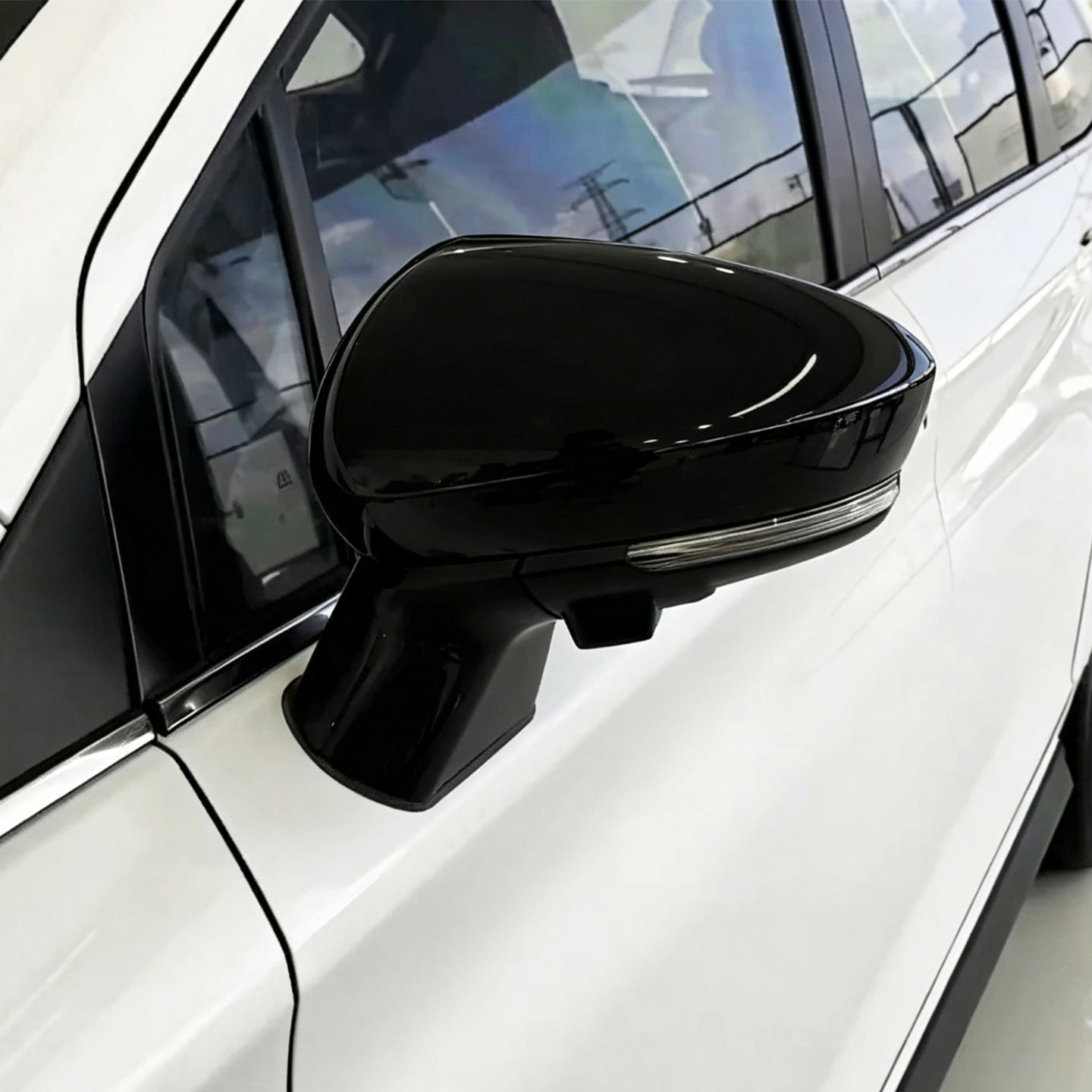 Suitable for Toyota Toyota VELOZ rearview mirror cover rearview mirror shell protective cover exterior decoration modification accessories