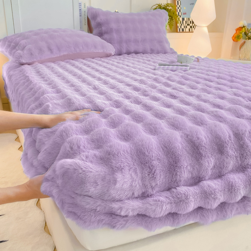 Invierno leche de cama de terciopelo grueso con tres piezas de colchón de terciopelo de coral cálido hogar cubierta de protección de colchón de terciopelo de coral para una sola persona más cubierta de edredón