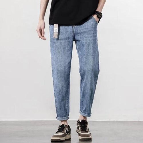 Slim-fit straight-leg men's jeans for spring and summer, Korean-style, loose and comfortable with a slight flare, versatile and trendy casual pants.