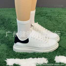 莆田麦昆白色镭射绒尾厚底增高板鞋休闲运动男女款板鞋
