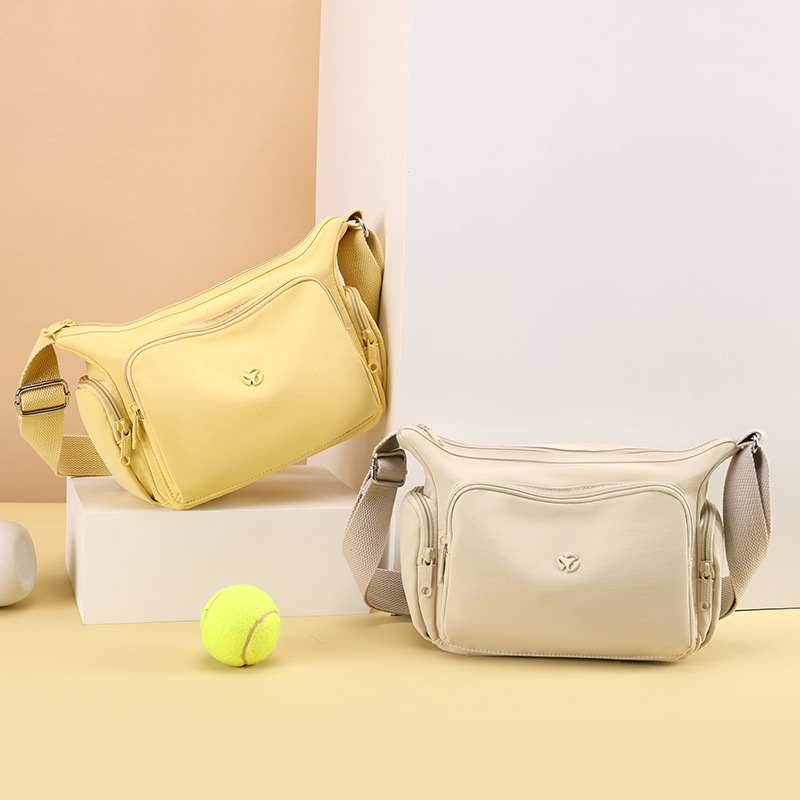 Lightweight Nylon Shoulder Bag For Women Multi-pocket Commuter Bag_voghion.com