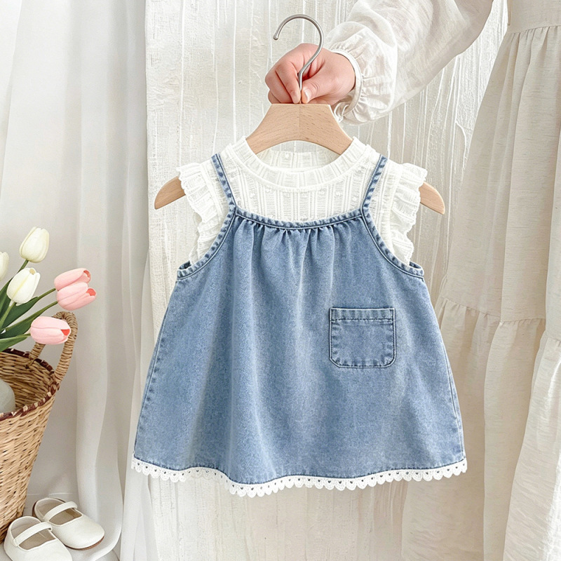 Sweet Two-Piece Set for Baby Girls: T-Shirt with Flutter Sleeves and Embroidered Hearts, Denim Suspender Skirt, Stylish and Cute Outfit Sweet Two-Piece Set for Baby Girls: T-Shirt with Flutter Sleeves and Embroidered Hearts, Denim Suspender Skirt, Stylish and Cute Outfit
