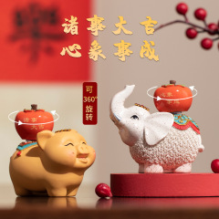 吉祥物大象猪摆件高级感小众办公室桌面工位装饰乔迁开业生日礼物