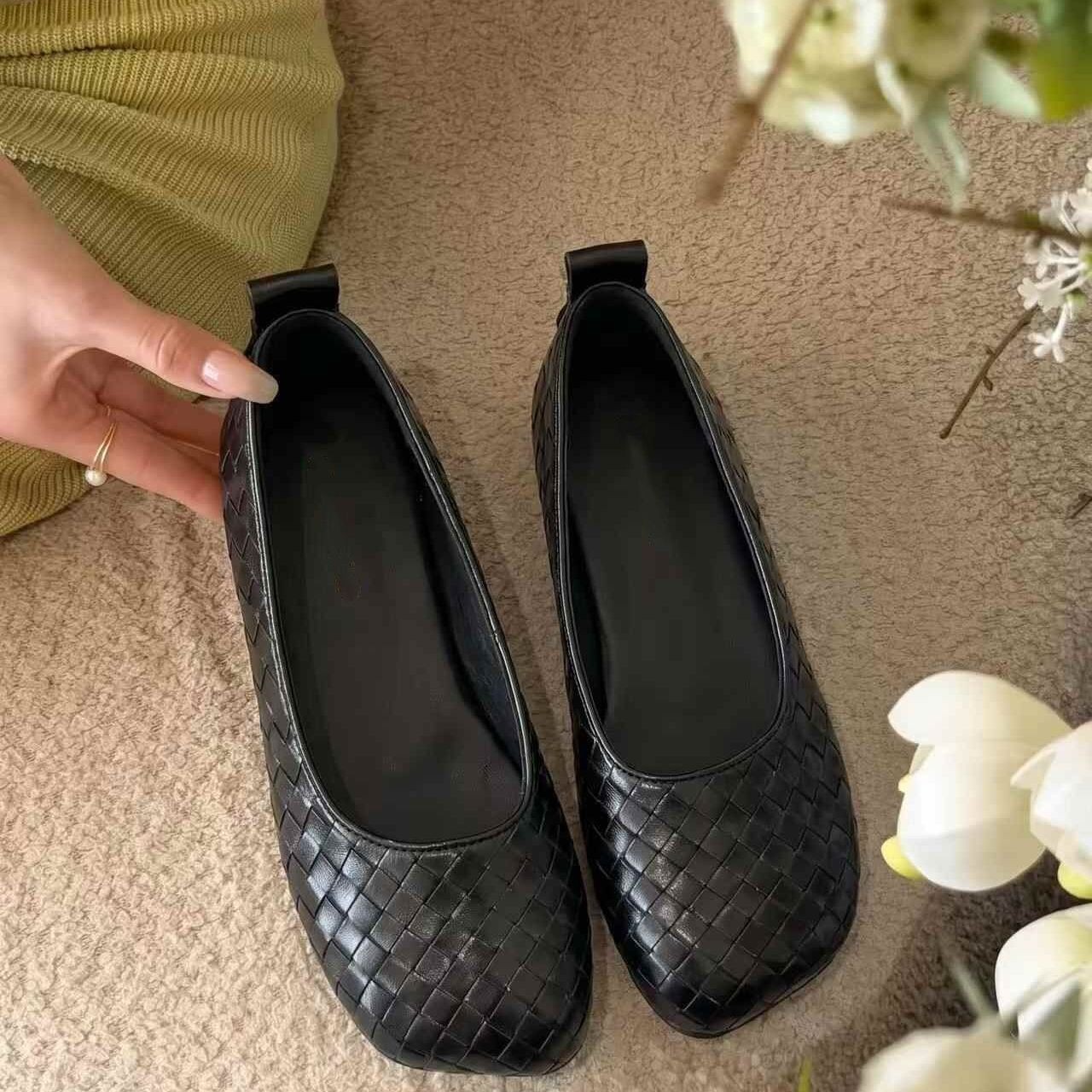 2026 verano nuevo nicho de moda superficial zapatos de tendencia simple para usar zapatos casuales cómodos diarios