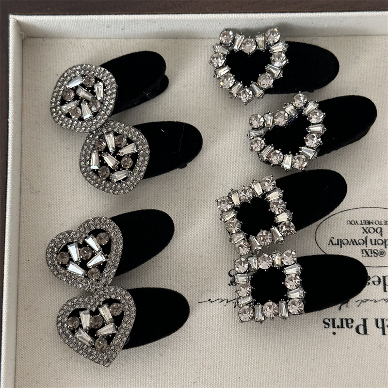 Fermaglio per capelli a forma di becco d'anatra con strass quadrati floccati in stile coreano Mini fermaglio per capelli con frangia piccola di alta qualità_voghion.com