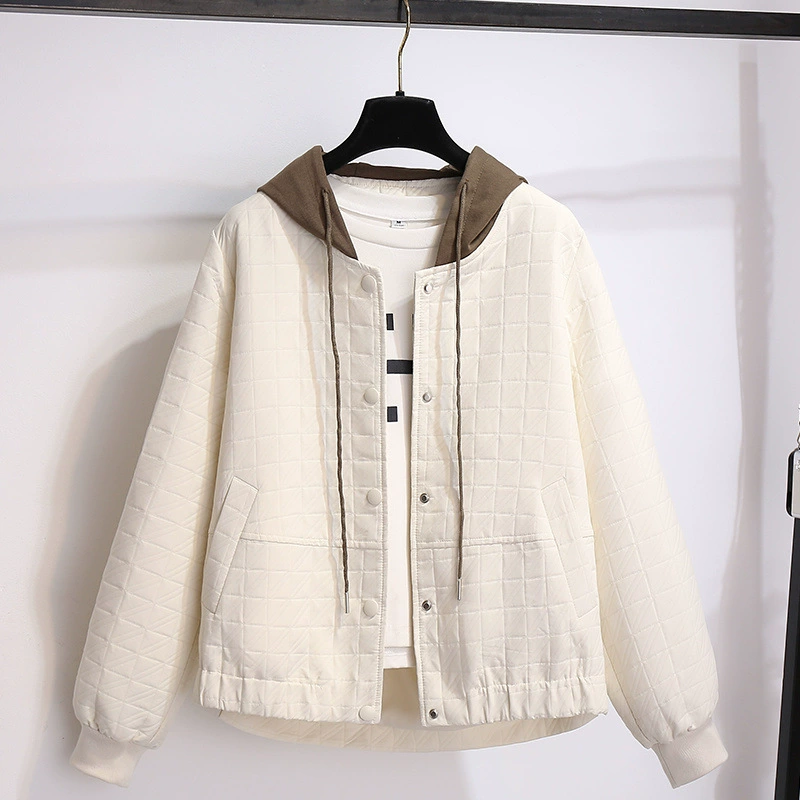 Женская бейсбольная куртка с капюшоном, весна и осень 2025 года, новая свободная куртка ранней весны и осени, уникальное пальто, супер стильное и уменьшающее возраст.