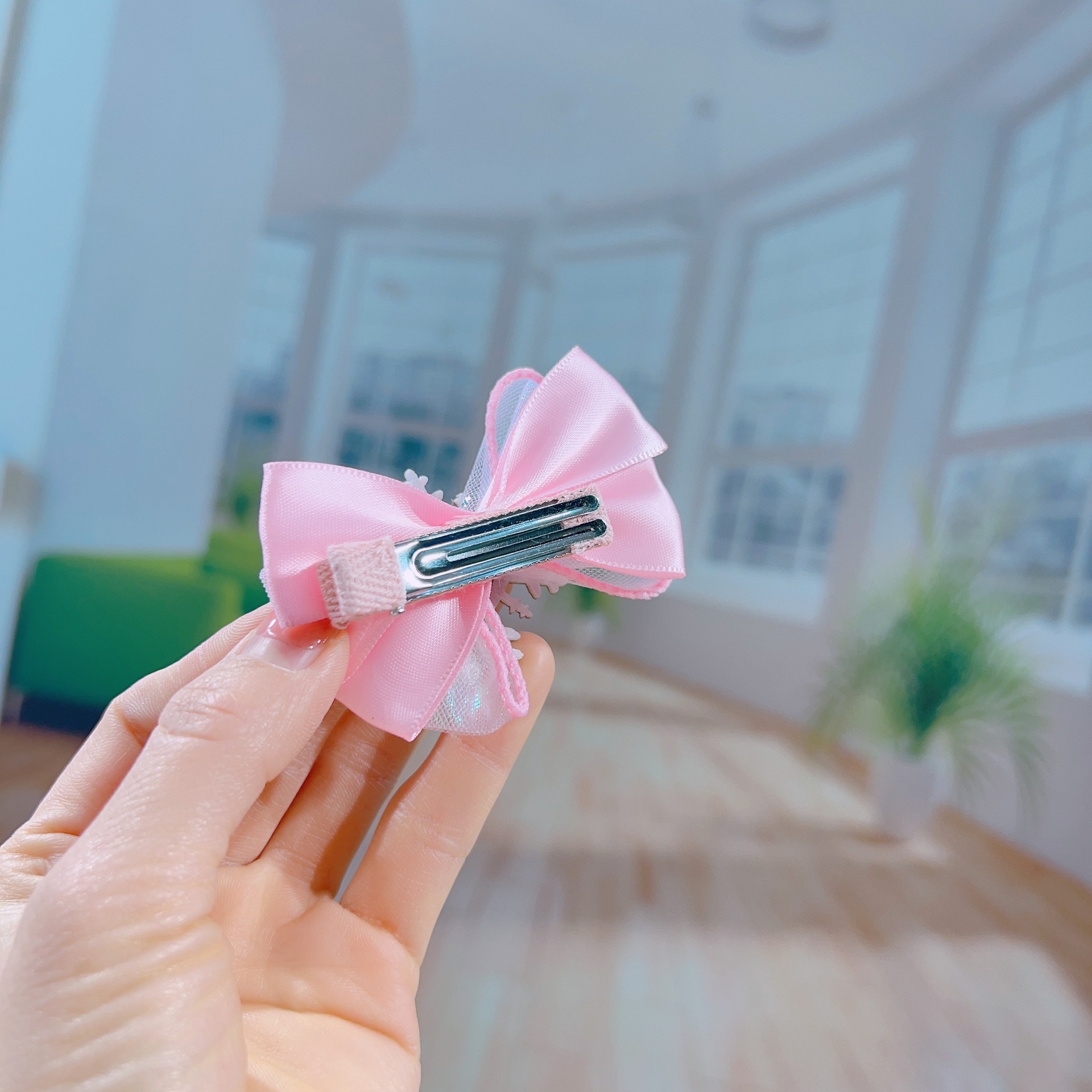 Bow tie