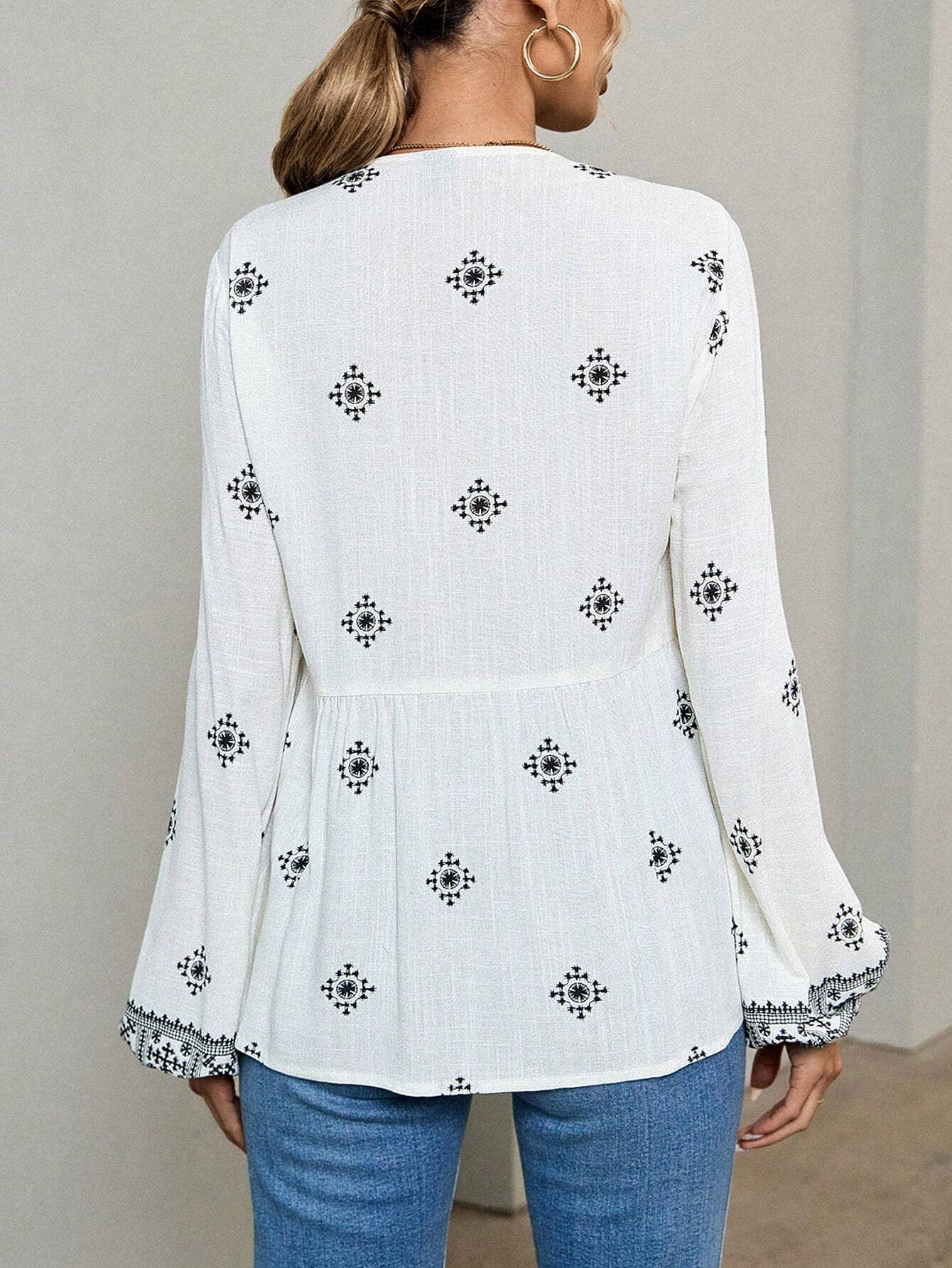 Chemise K New Retro à col semi-ouvert, lacets et manches lanternes amples_voghion.com