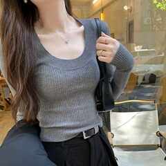 小香風高級感超美しいu襟の中に底のニットの女性秋冬の新型の韓系の修身の短い上着を掛けます。