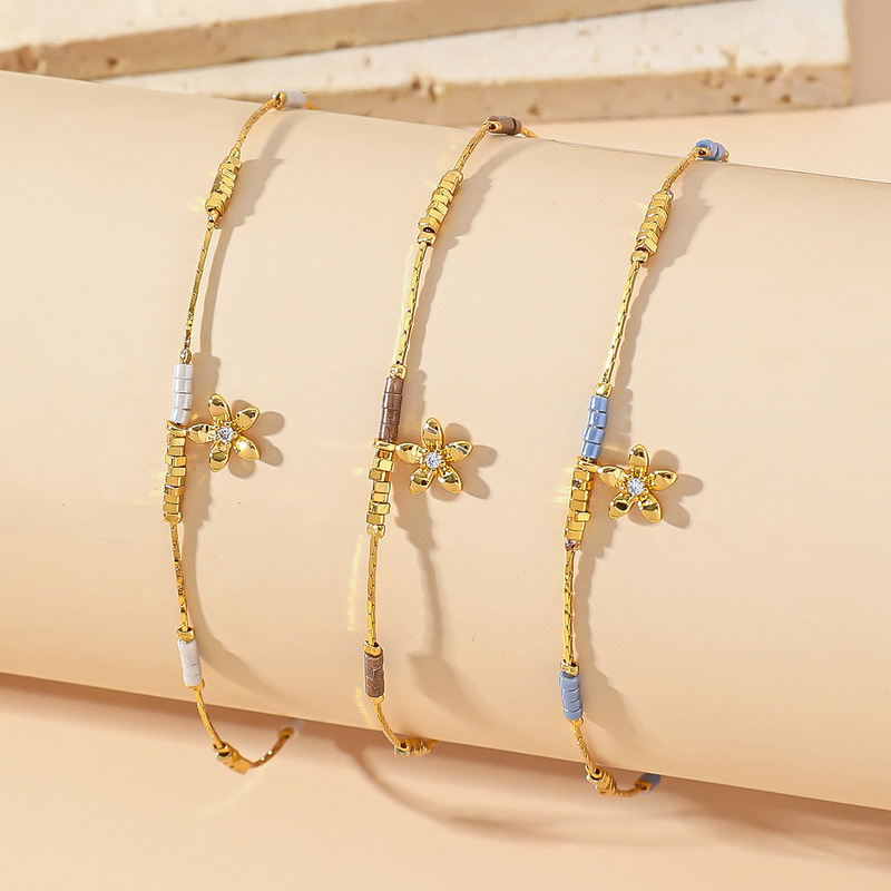 Stainless Steel Japanese Rice Bead Flower Pendant Bracelet, Elegant and Fairy-Like, Exquisite Niche Design, High-End Bracelet for Girlfriend