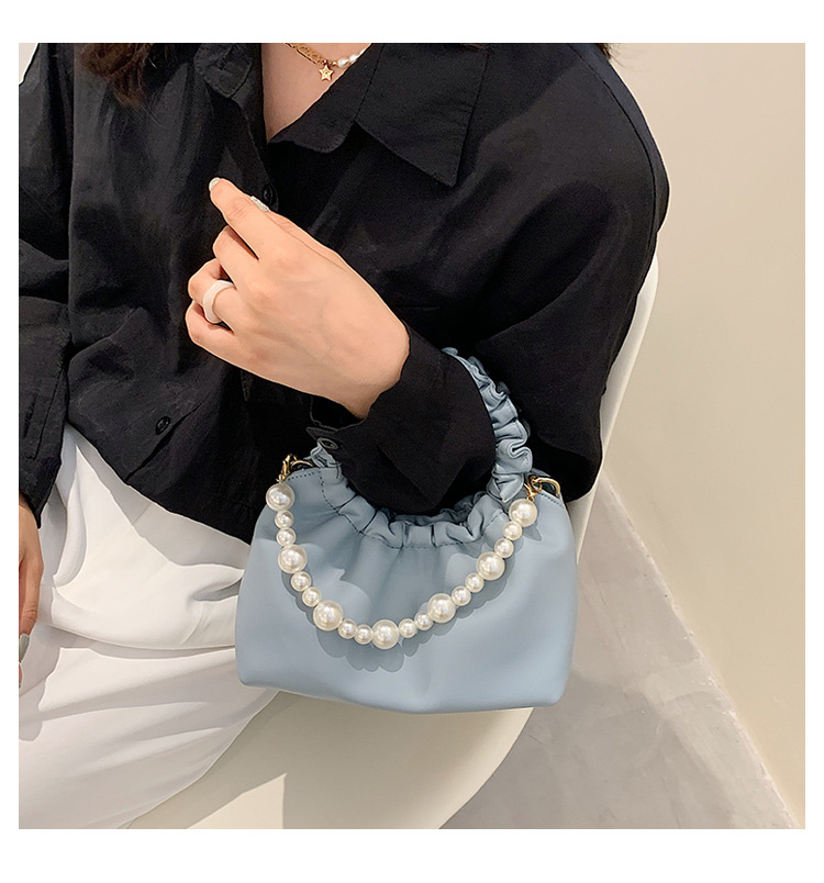 Wholesale Pleated Pearl Chain Solid Color Handbag Nihaojewelry display picture 259