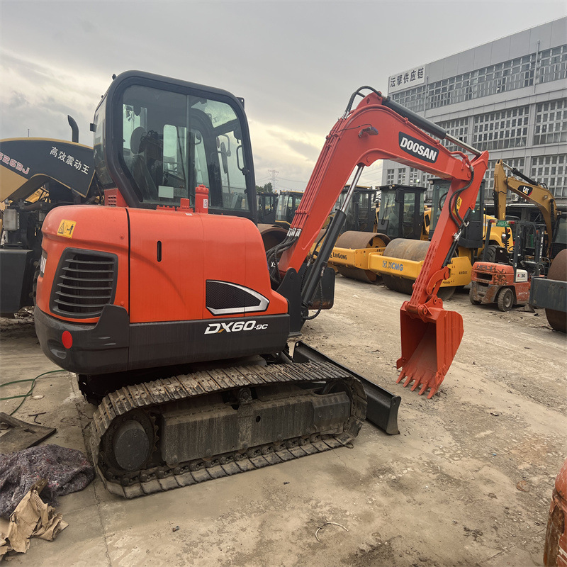 Exportación de Malasia de segunda mano Doosan DX60 - 9C excavadora noventa por ciento de buena calidad prueba de campo