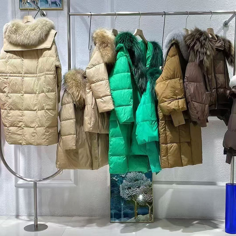 25 Winter Celein Koesn High Luxury Goose down Jacket with Large Fur Collar, Loose Fit, Elegant and Warm Coat, Wholesale 25 Winter Celein Koesn High Luxury Goose down Jacket with Large Fur Collar, Loose Fit, Elegant and Warm Coat, Wholesale
